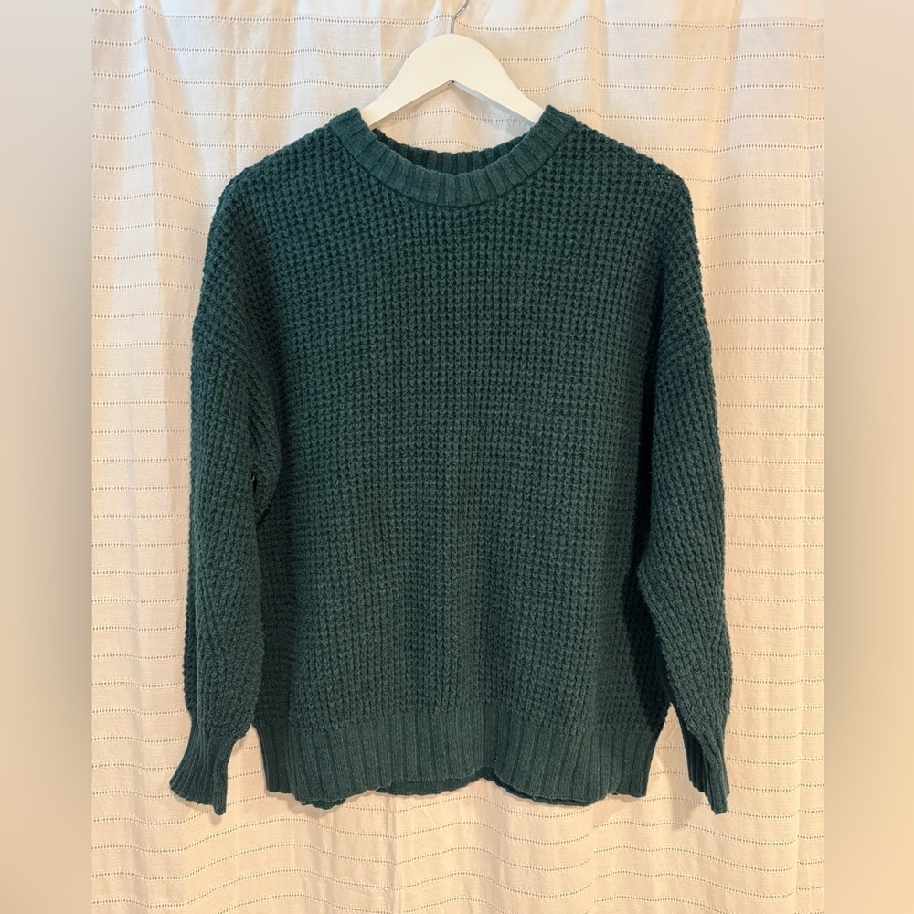 American Eagle Outfitters Deep Green Crew Neck Chunky Knit Sweater Size Medium